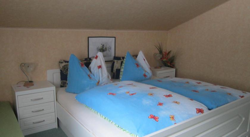 Image of Triple with Private Bathroom 1