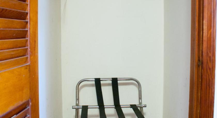 Nassau Holiday Motel photo