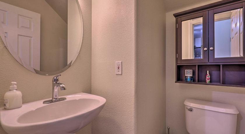 Luxurious Vegas Digs Hot Tub, BBQ, Cabana and More! photo