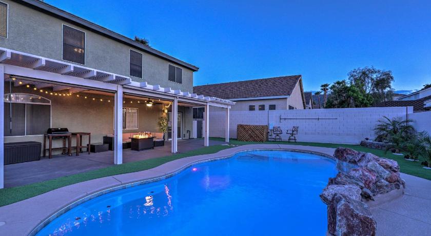Luxurious Vegas Digs Hot Tub, BBQ, Cabana and More! photo