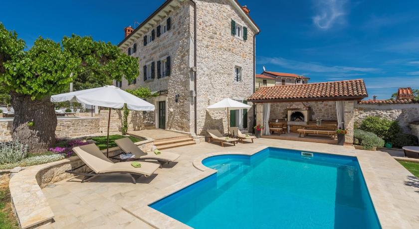Beautiful Stone House - Villa Parentium with Private Pool — Hotel in Dracevac