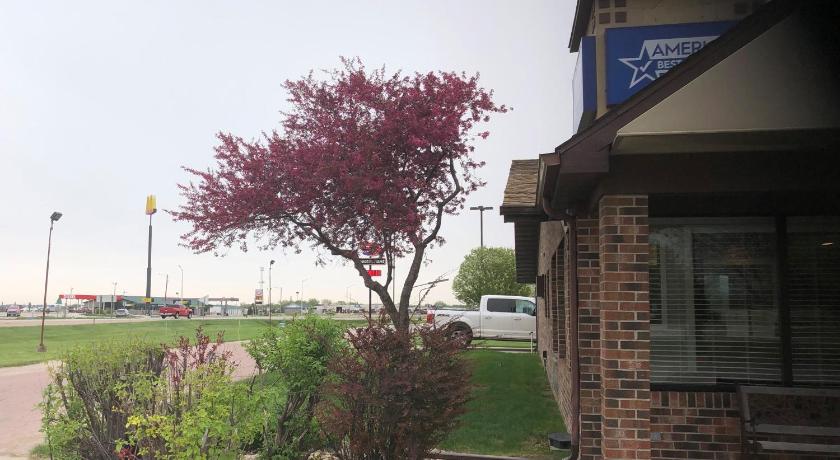 Americas Best Value Inn Onawa - image 14