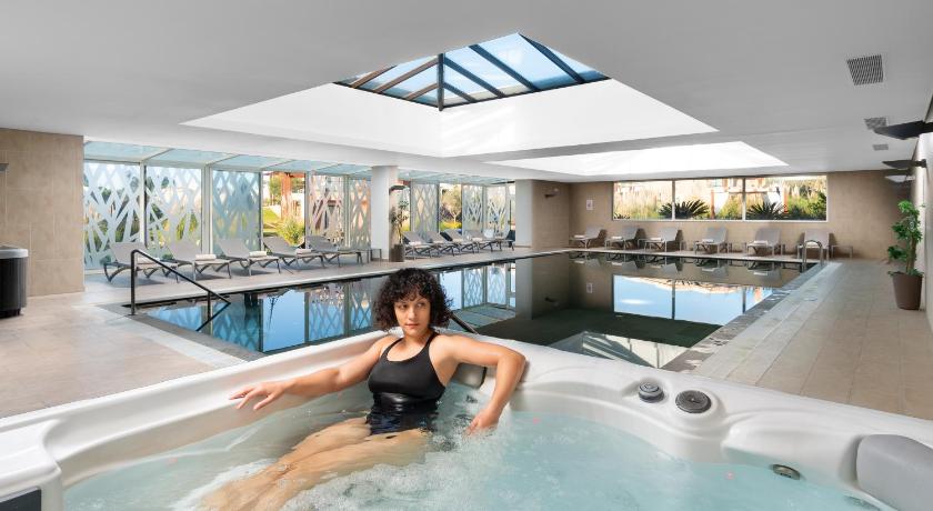 カボ・デ・サン・ヴィセンテ Monte Santo Resort 5つ星 ホテル プール