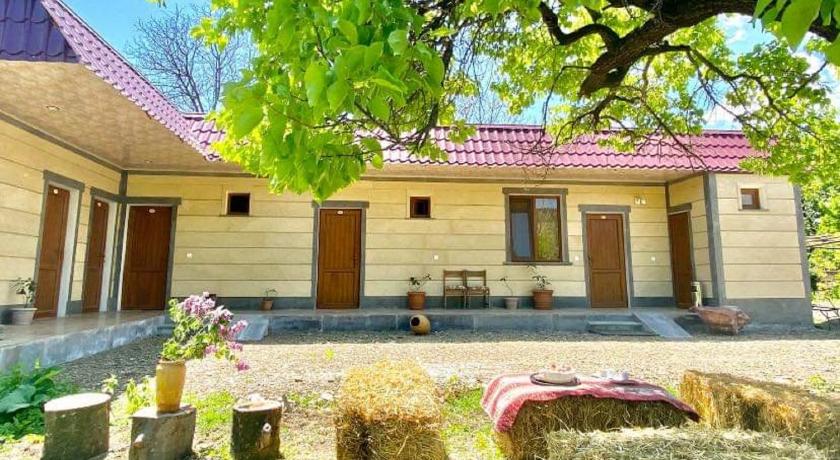 Aghasu Tun B&amp;B — Hotel in Odzun