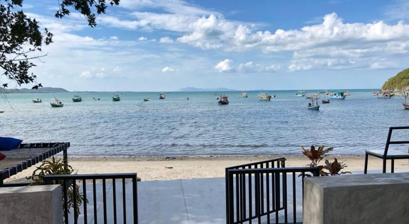 Aownoi Bay Resort photo