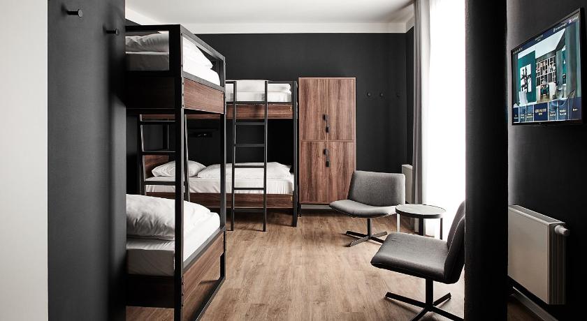 Foto, millel on kujutatud 1 inimene 6 voodiga ühises magamisruumis – meestele ja naistele (1 Person in 6-Bed Dormitory - Mixed) 0
