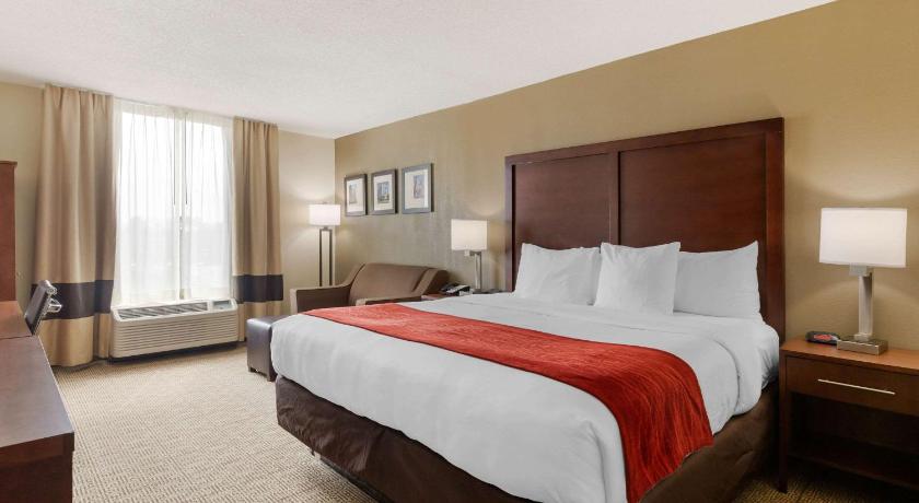 Comfort Inn & Suites Durham near Duke University