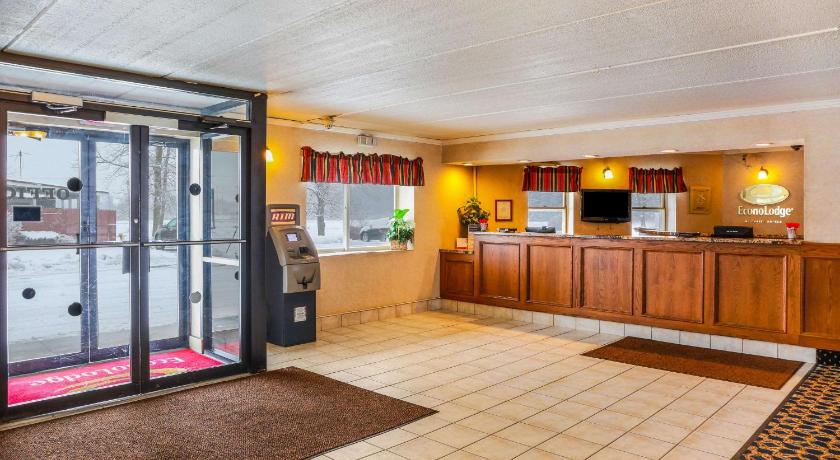 Econo Lodge Darien Lakes photo