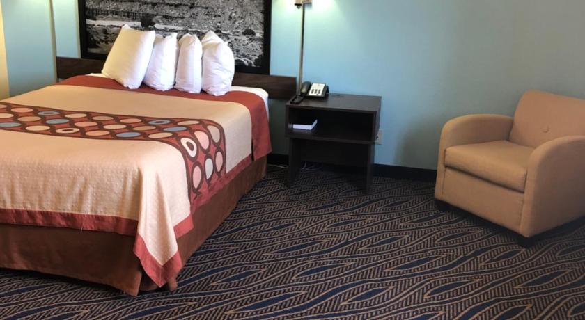 Super 8 By Wyndham Cedar City photo