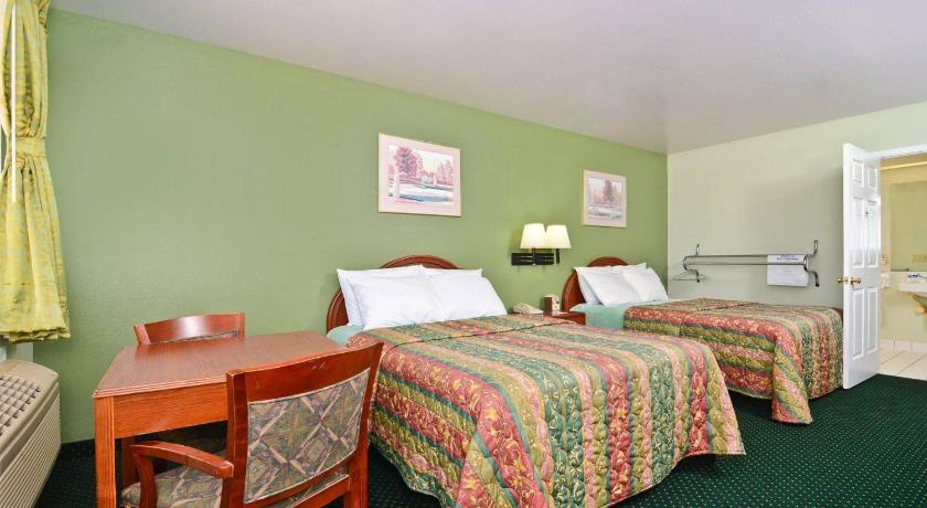 Pine Point Inn & Suites photo