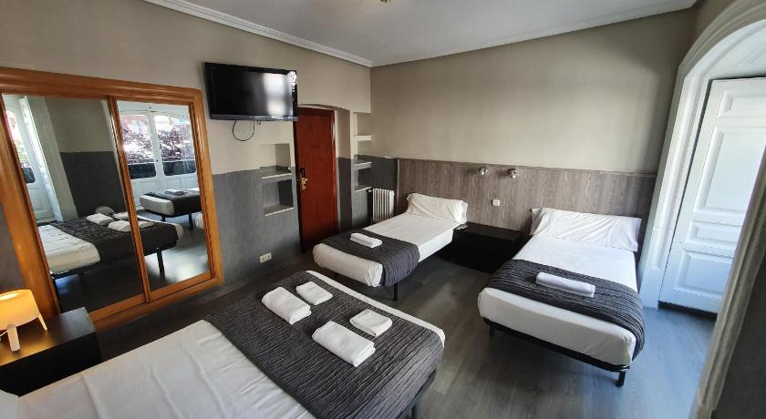 Hostal Plaza D'Ort photo