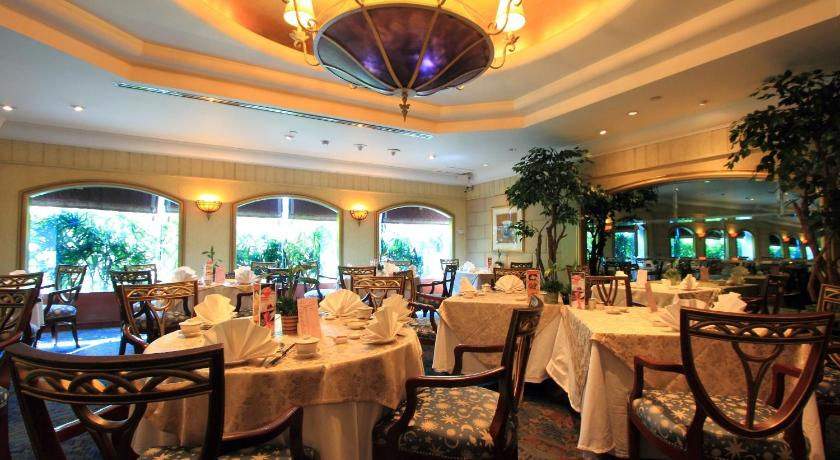 バンコク Golden Tulip Sovereign Hotel Bangkok 4つ星 ホテル 外観