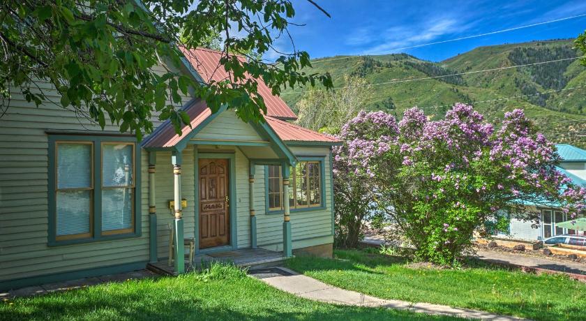 a house that has a tree in front of it, Victory Victorian House - Walk to Dtwn Glenwood! in Glenwood Springs (CO)