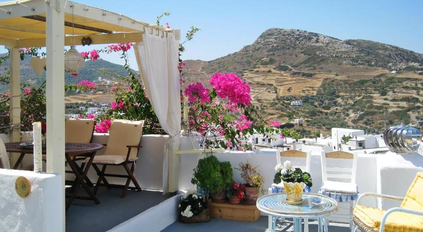 One bedroom house with city view furnished terrace and wifi at Skyros 4 km away from the beach — Hotel in Skyros