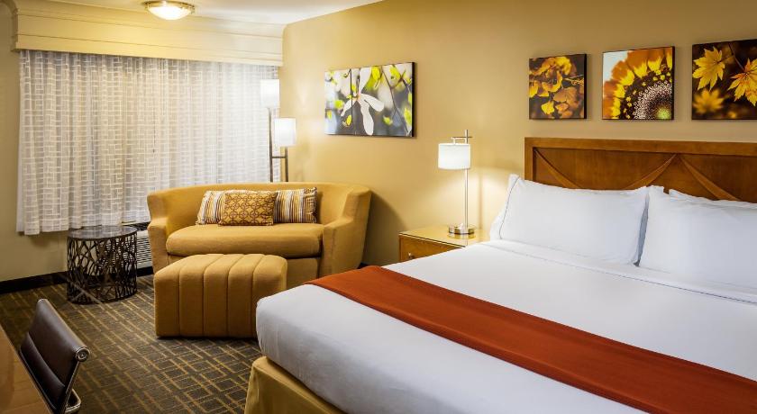 Holiday Inn Express Simi Valley