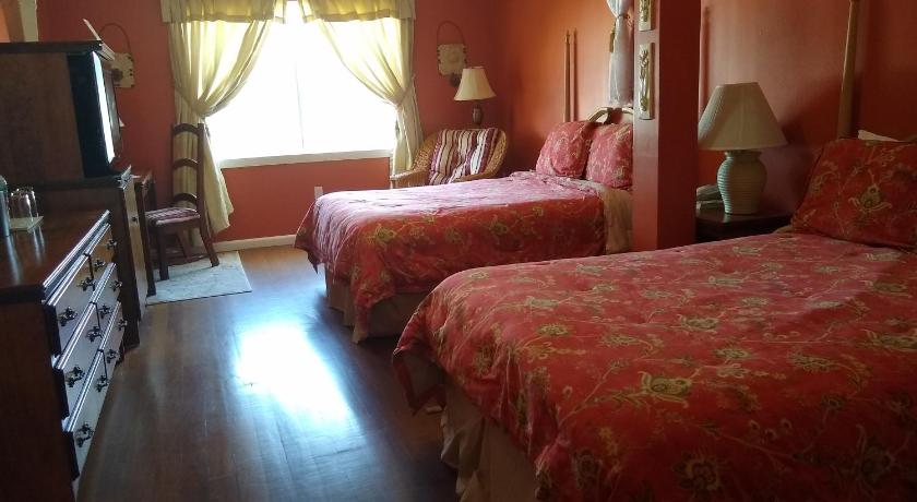 Deluxe Colonial Room - 2 Double Beds (Verandah Access) attēls 9