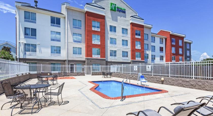 Holiday Inn Express New Orleans East photo