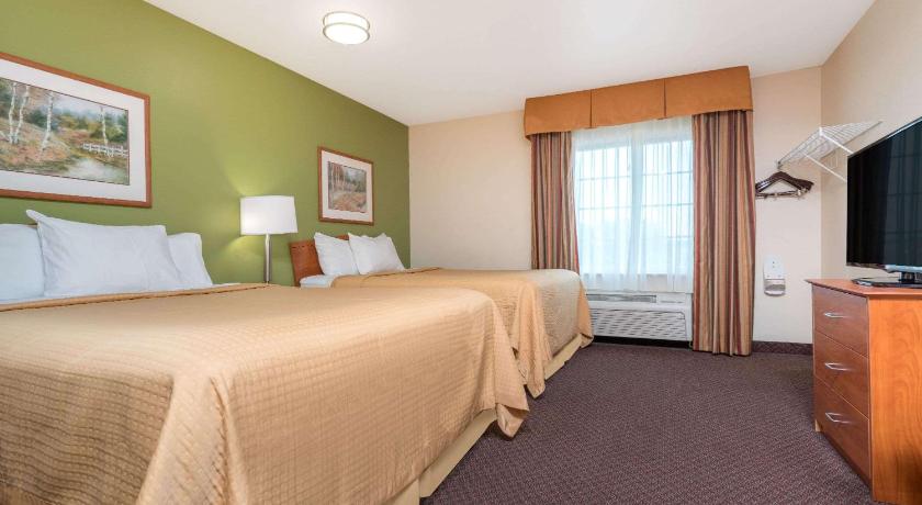 Days Inn & Suites by Wyndham Rochester South