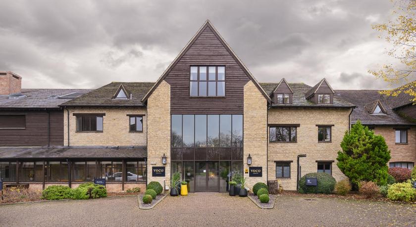 Voco Oxford Spires photo