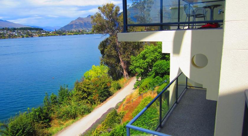 Image of 1 Bedroom Suite Lake View 14