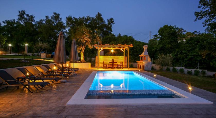 Villa Compass photo