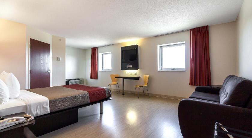 Motel 6-Kingston, ON