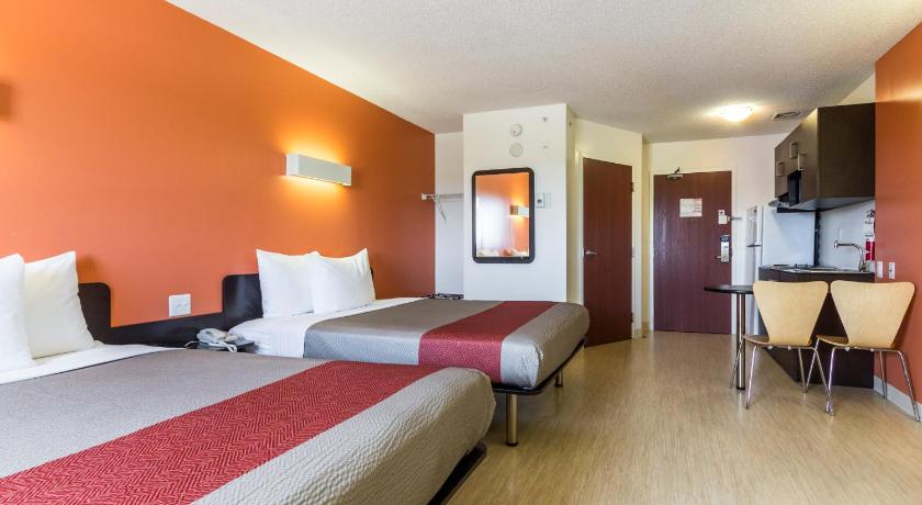 Motel 6-Kingston, ON