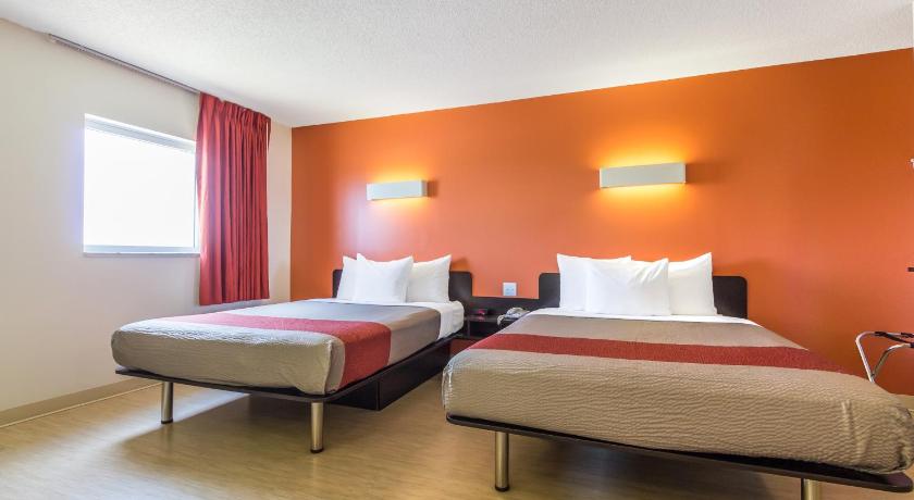 Motel 6-Kingston, ON photo