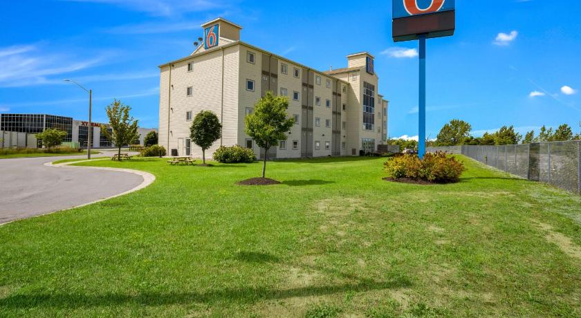 Motel 6-Kingston, ON