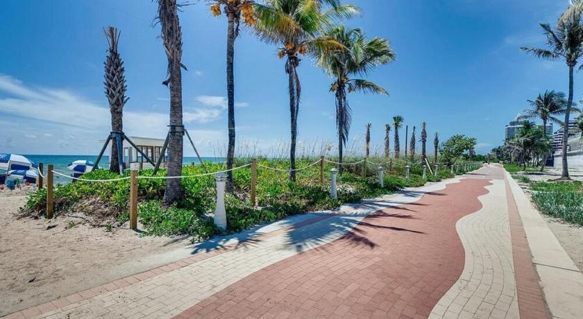 Ocean Front Casablanca Studios with FULL KITCHENS & Beach access By BL Rentals photo