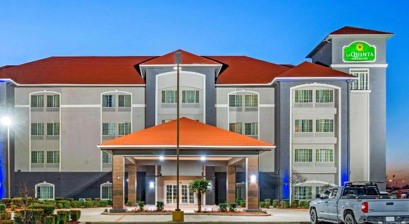 La Quinta Inn & Suites by Wyndham Gainesville photo