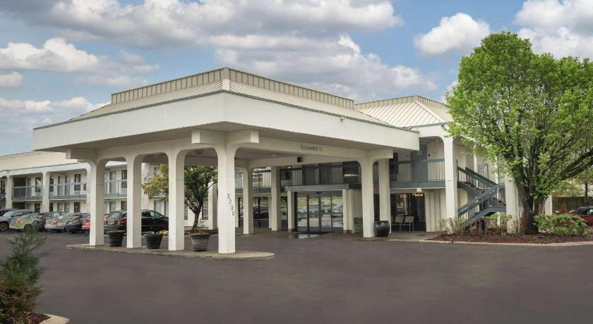 Baymont by Wyndham Murfreesboro photo