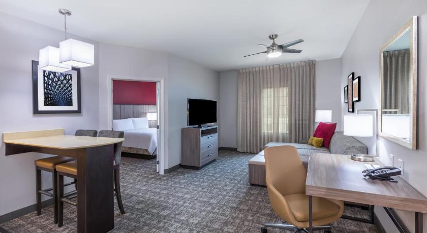 Staybridge Suites IAH Airport East