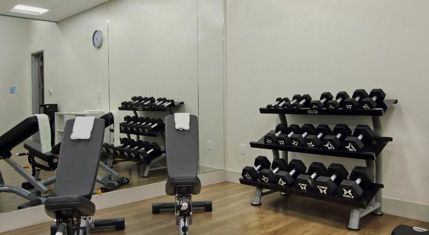 Fitness center, Holiday Inn Express And Suites Frisco NW in Dallas (TX)