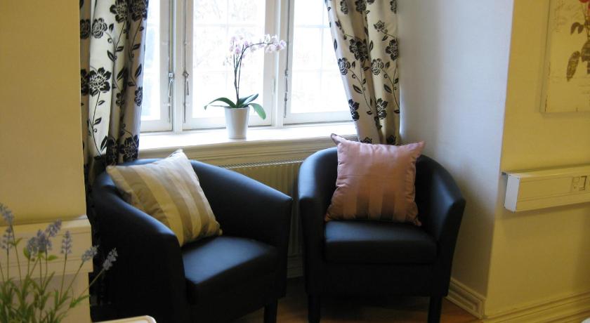 Image of Double or Twin Room with Private Bathroom 3