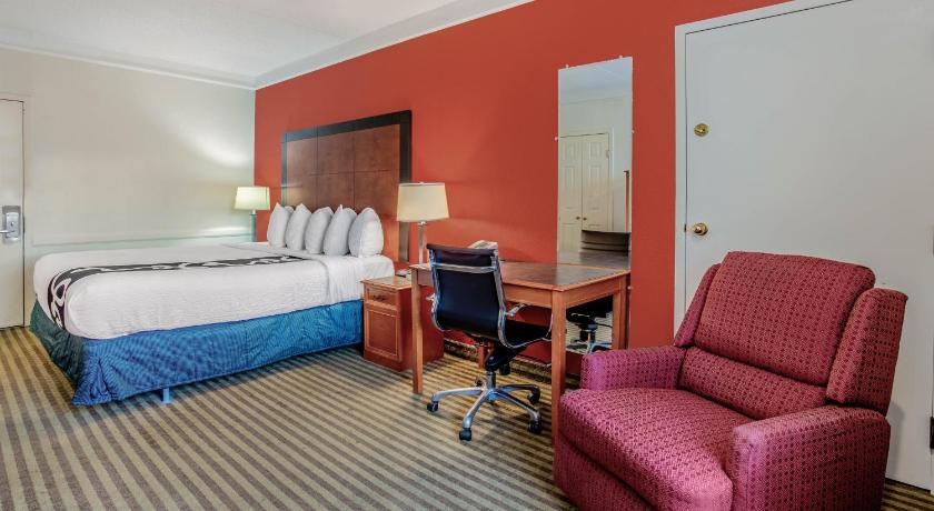 La Quinta Inn by Wyndham Chicago O'Hare Airport