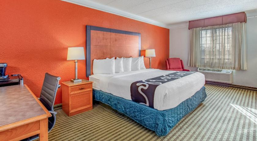 La Quinta Inn by Wyndham Chicago O'Hare Airport