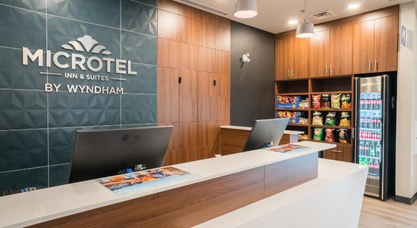 Microtel Inn & Suites by Wyndham Kelowna