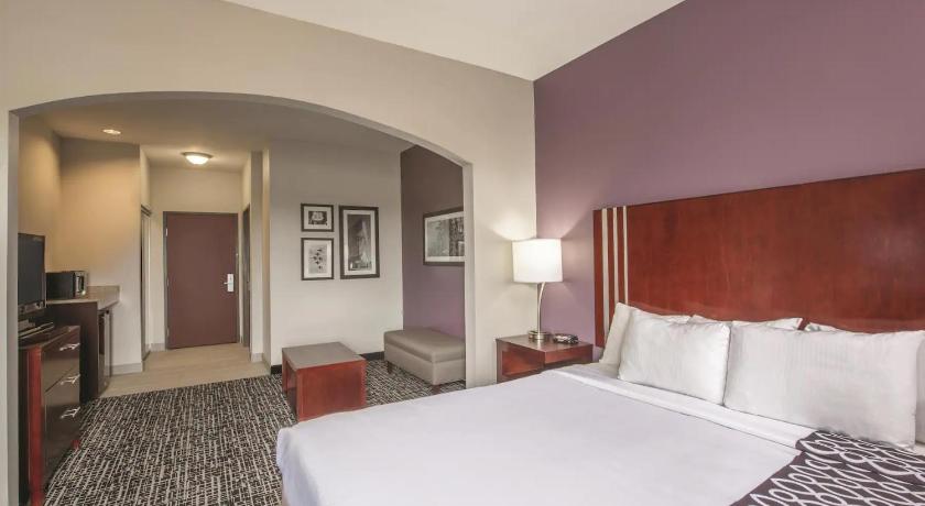 La Quinta Inn & Suites by Wyndham Oklahoma City -Yukon