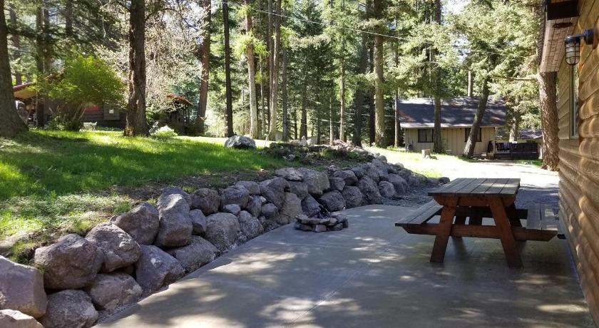 Eagle Cap Chalets photo