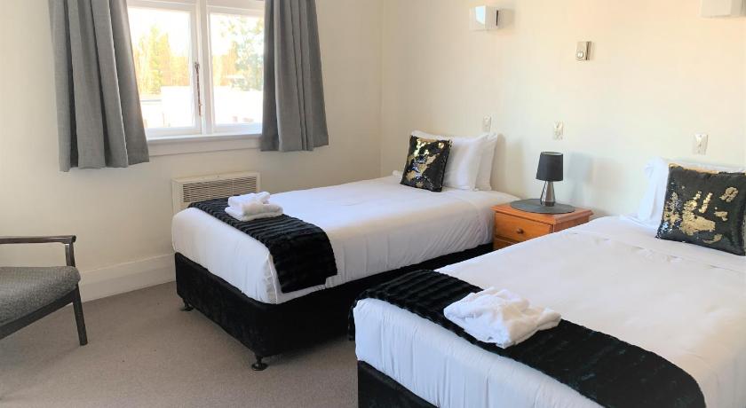 Ranfurly Hotel photo