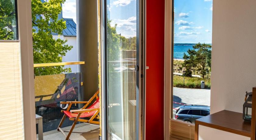 Image of Double Room with Partial Sea View and Balcony - 8 7