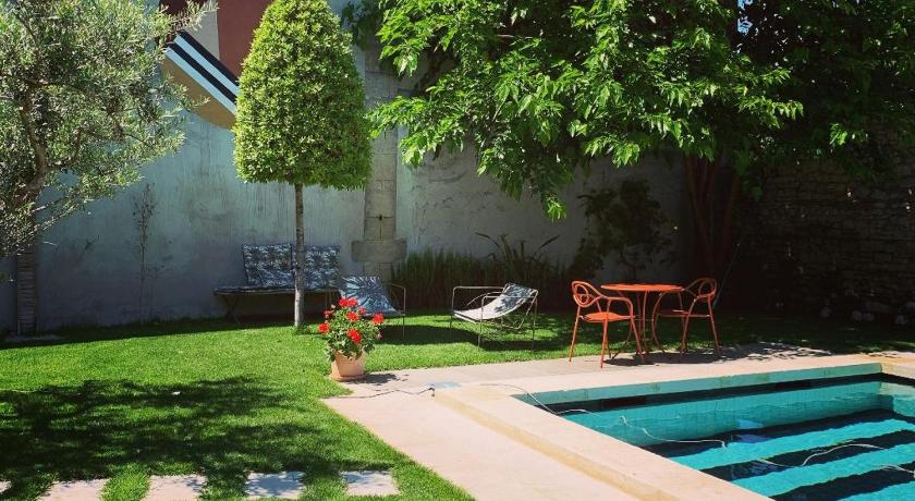 Le petit hotel photo