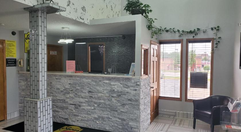 Super 8 By Wyndham Kansas City At Barry Road/Airport photo