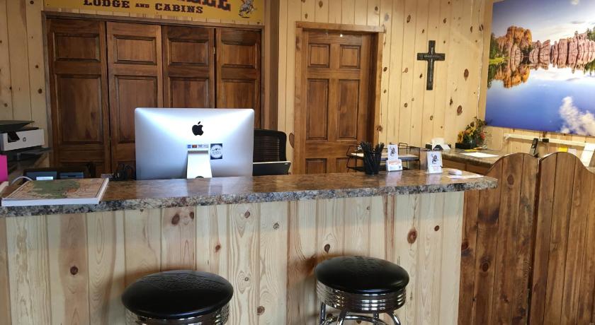 Rockerville Lodge & Cabins photo