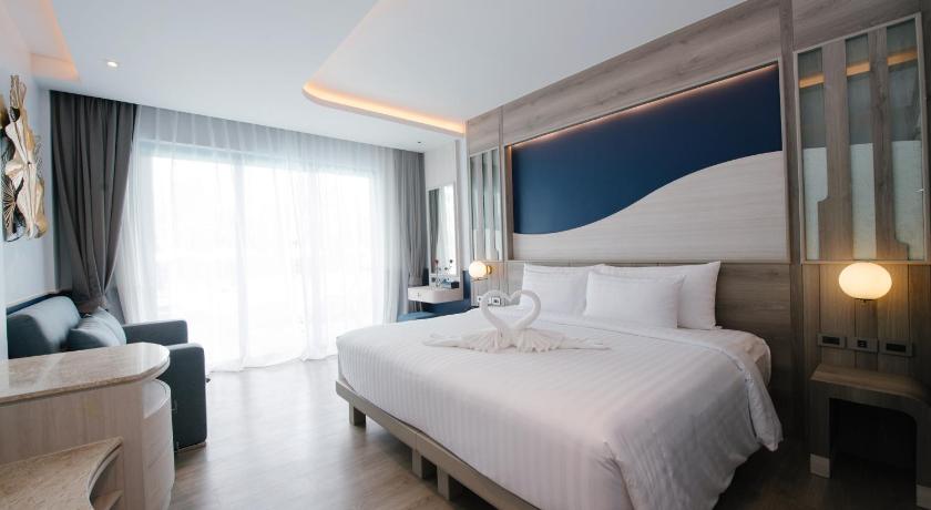 Image of Deluxe Pool Access Room 4