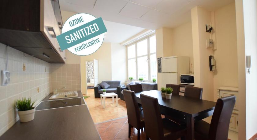 Budget Apartment by Hi5 - Feherhajo — Hotel in Budapest