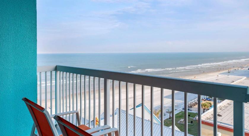 Comfort Inn & Suites Daytona Beach Oceanfront