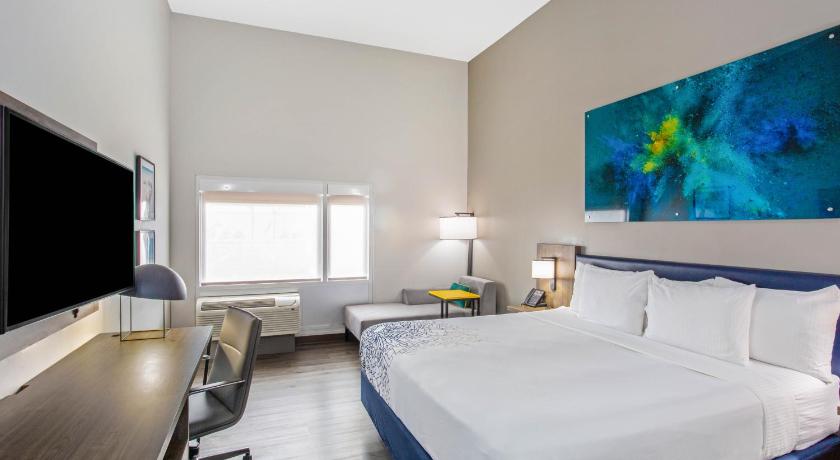 รูปของดีลักซ์ เตียงคิงไซส์ ปลอดบุหรี่ (1 King Bed, Deluxe Room, Non-Smoking) 0