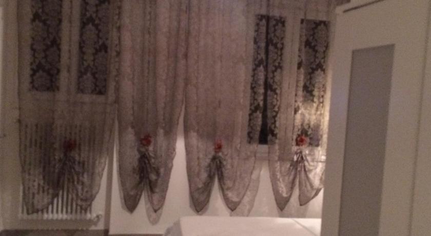 Image of Double Room with Private Bathroom 3